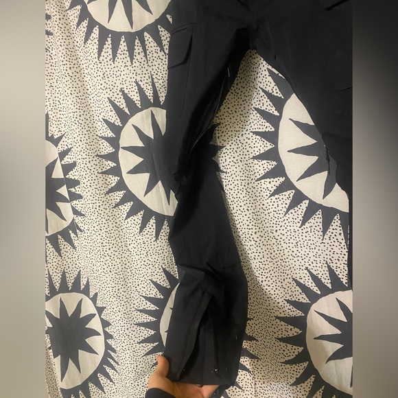 Burton snow pants. - Picture 4 of 5